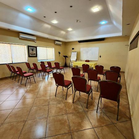 Altamont West Hotel Montego Bay Esterno foto