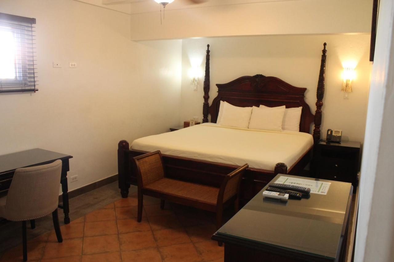 Altamont West Hotel Montego Bay Esterno foto