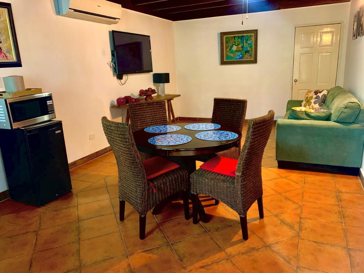 Altamont West Hotel Montego Bay Esterno foto