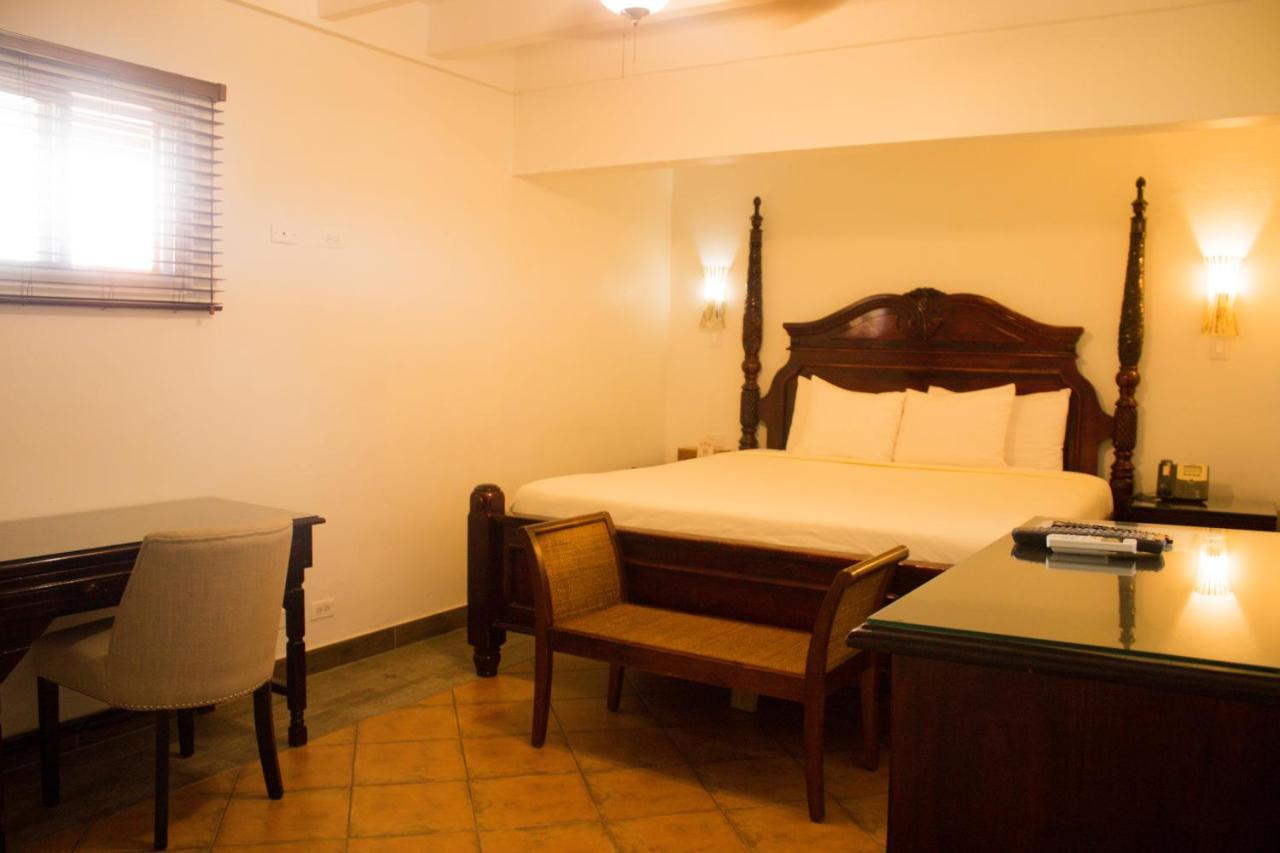 Altamont West Hotel Montego Bay Esterno foto