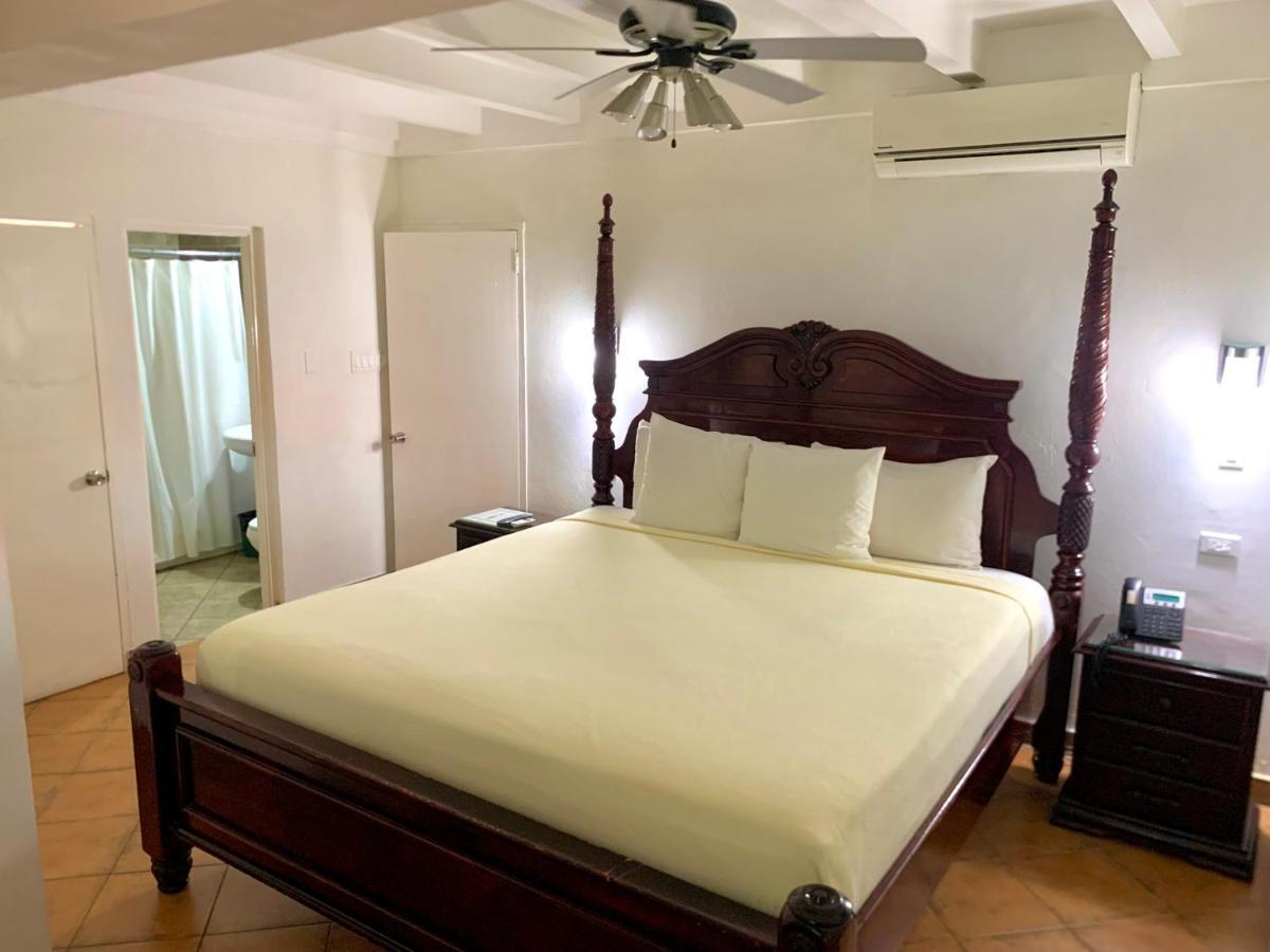 Altamont West Hotel Montego Bay Esterno foto