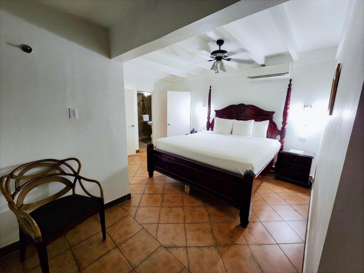 Altamont West Hotel Montego Bay Esterno foto