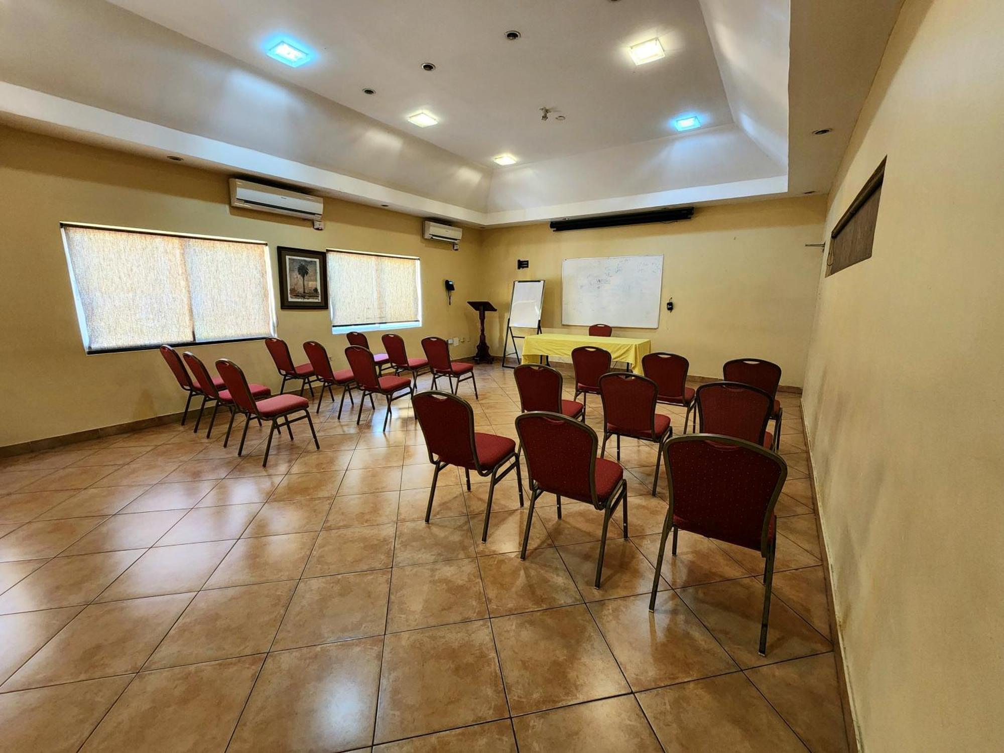 Altamont West Hotel Montego Bay Esterno foto