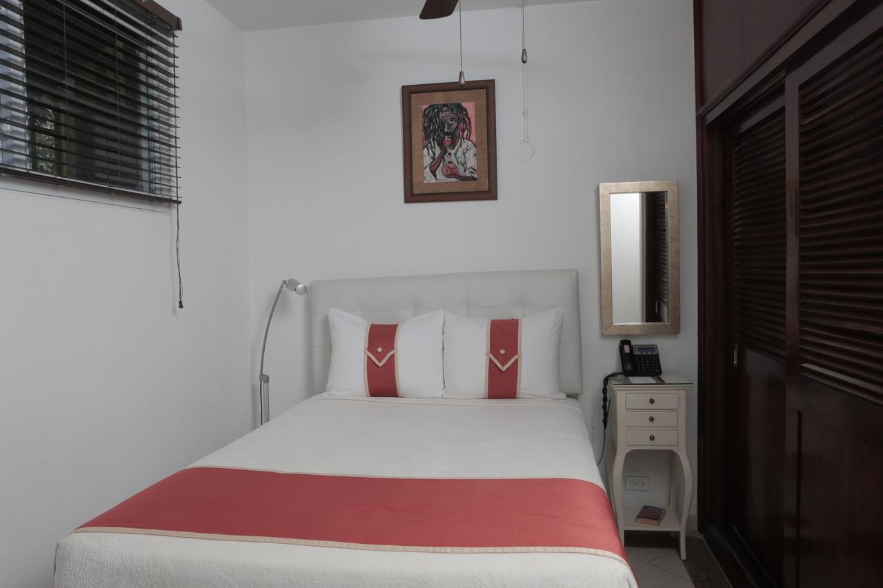 Altamont West Hotel Montego Bay Esterno foto