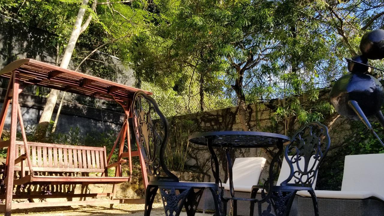 Altamont West Hotel Montego Bay Esterno foto