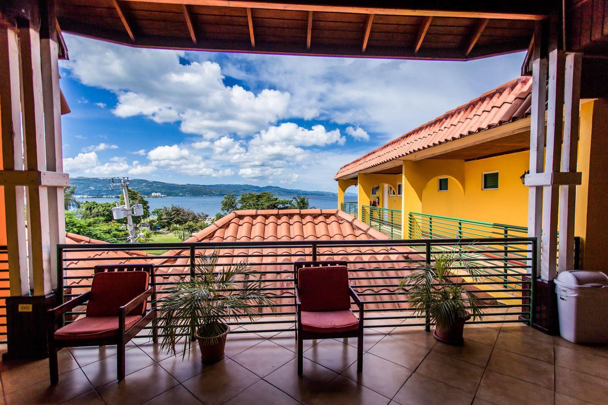 Altamont West Hotel Montego Bay Esterno foto