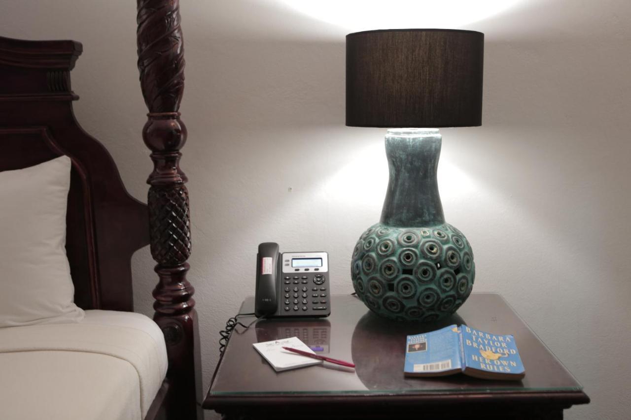Altamont West Hotel Montego Bay Esterno foto